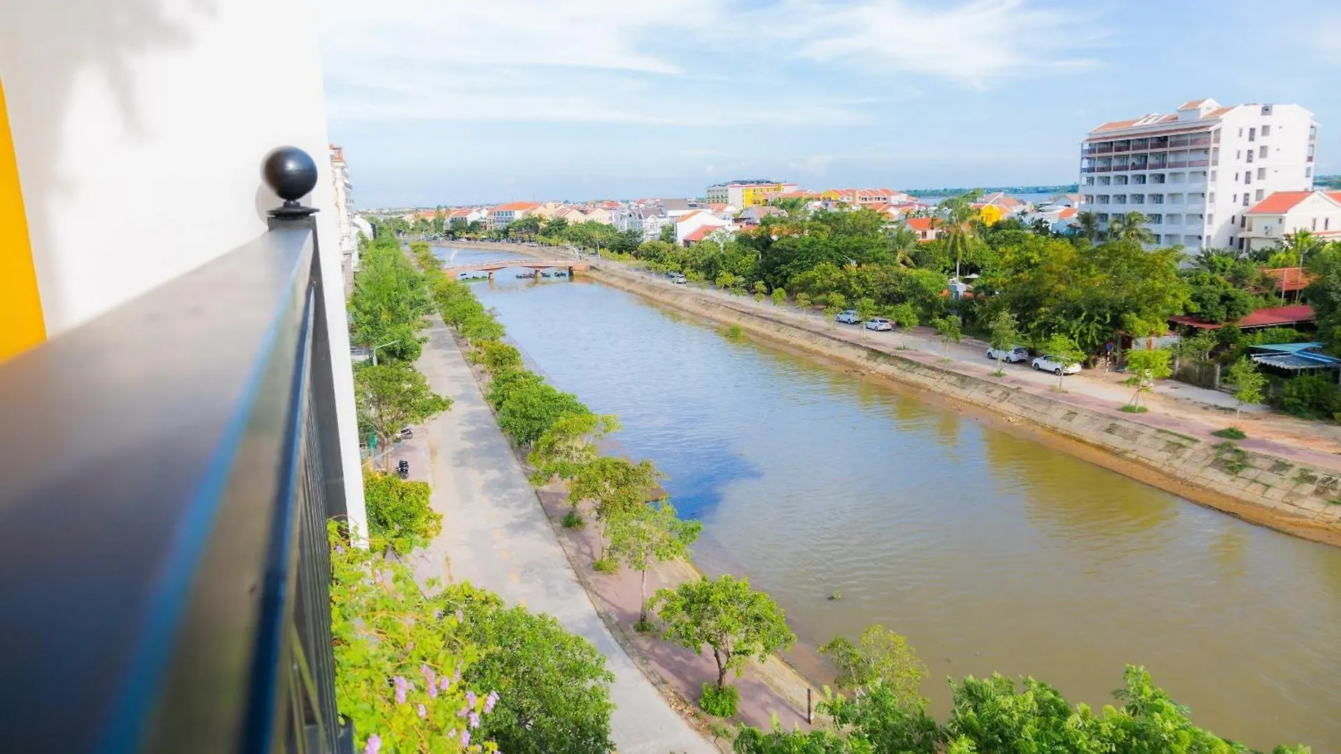 Royal Riverside Hoi An Hotel & Spa
