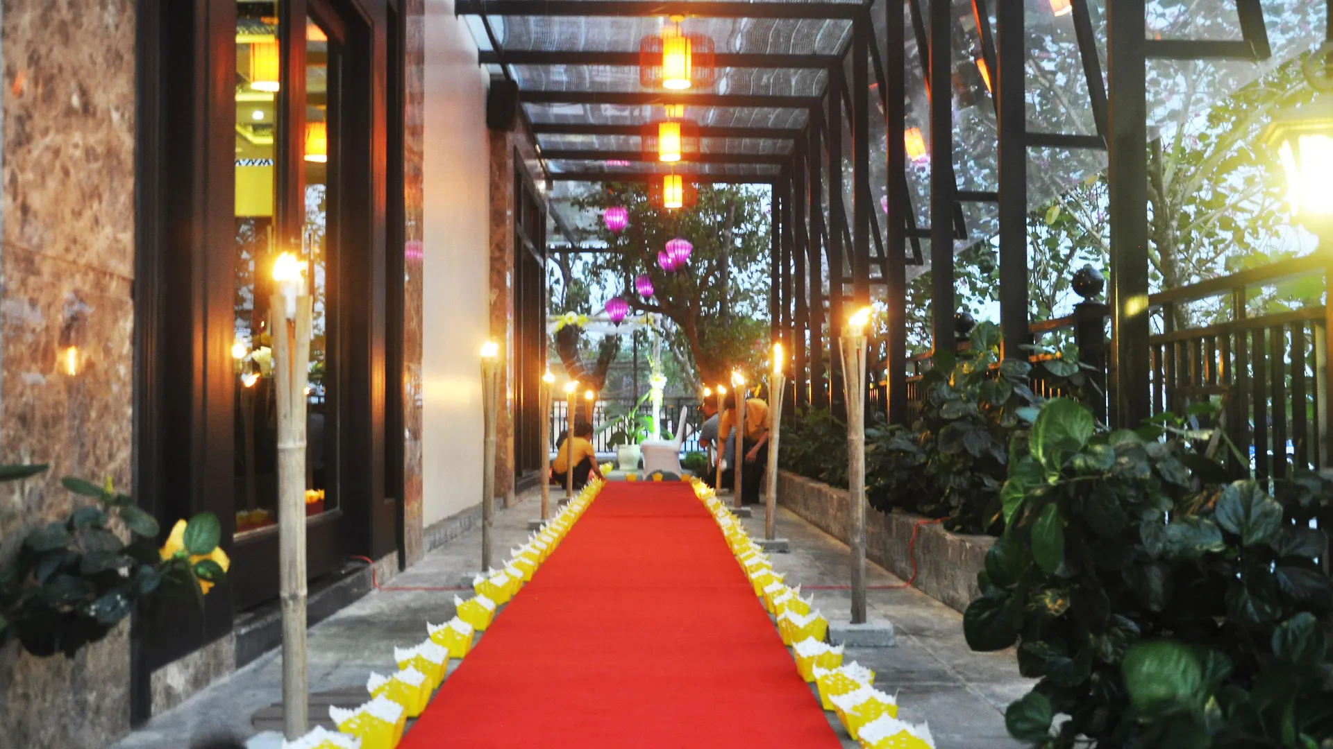 Royal Riverside Hoi An Hotel & Spa 4*,